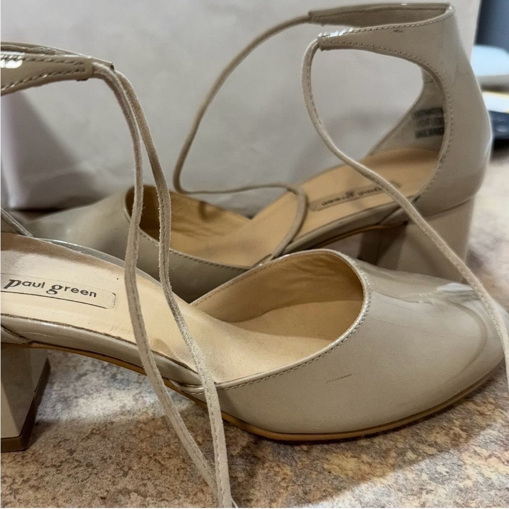 Paul Green Cream Block Heel Shoes